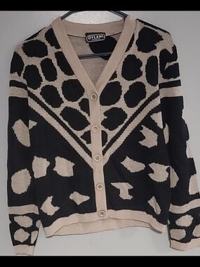Vintage DYLANI Black and Beige Graphic V-Neck Button Cardigan